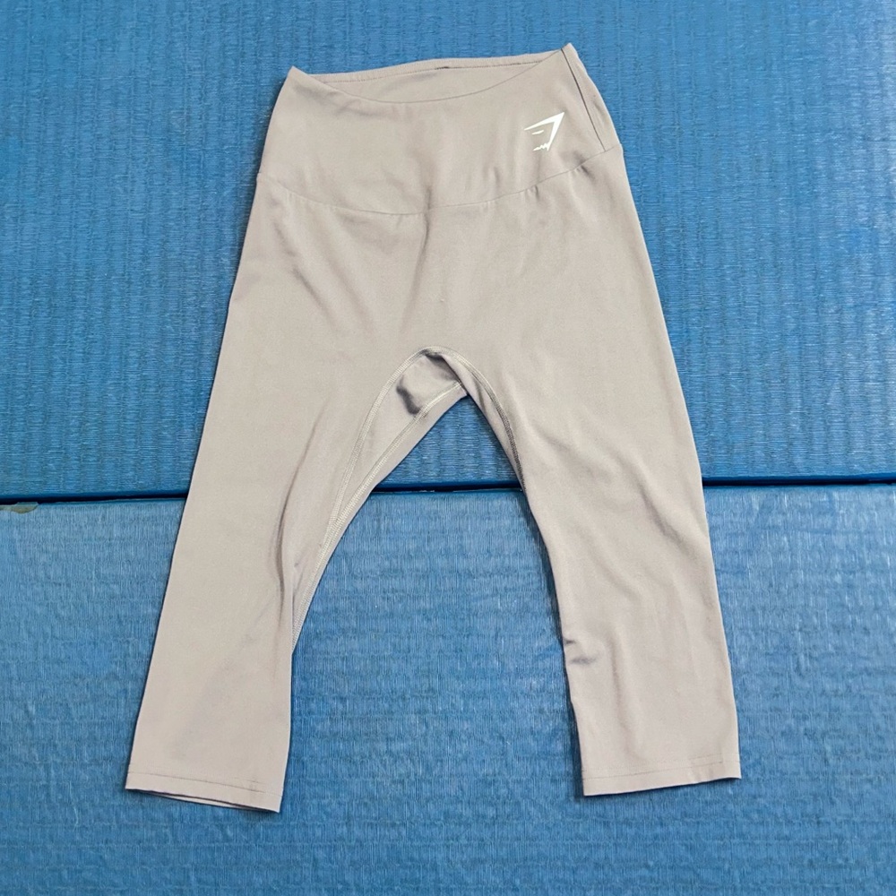Gymshark Light Gray Capris